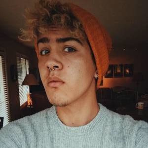 Meet your Posher, Johnathan